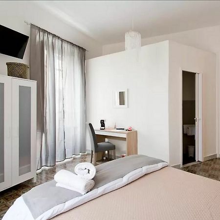 Bb Essenze Bed and Breakfast Palermo Exteriör bild
