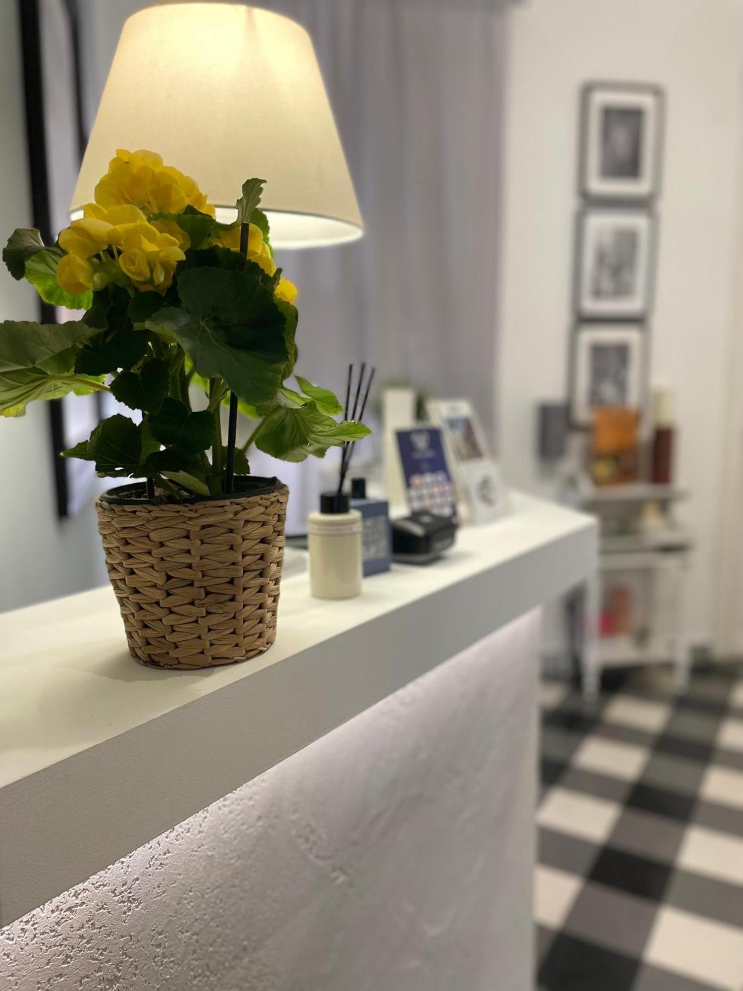 Bb Essenze Bed and Breakfast Palermo Exteriör bild