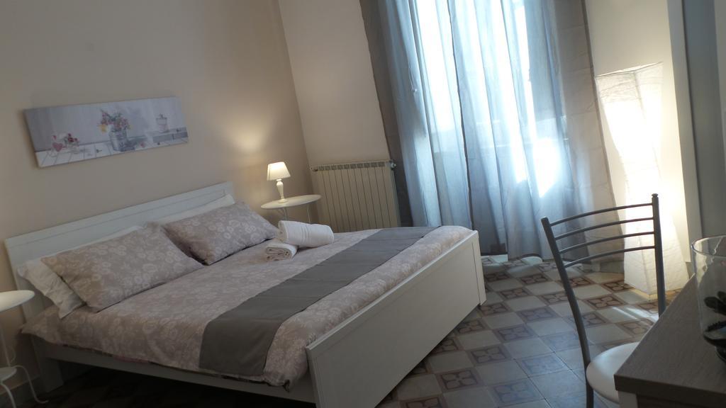 Bb Essenze Bed and Breakfast Palermo Exteriör bild