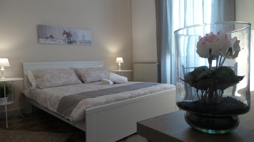 Bb Essenze Bed and Breakfast Palermo Exteriör bild