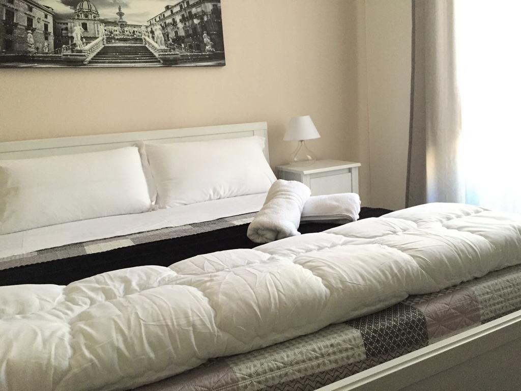 Bb Essenze Bed and Breakfast Palermo Exteriör bild