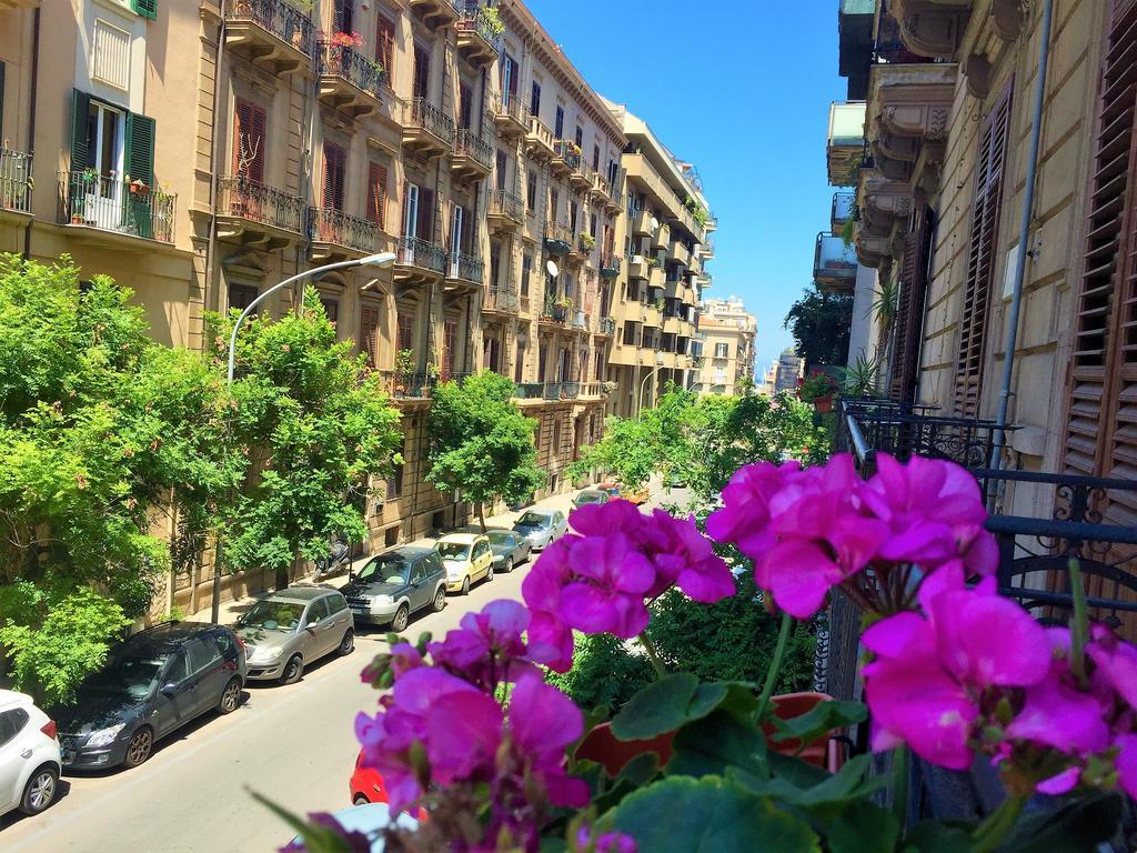Bb Essenze Bed and Breakfast Palermo Exteriör bild
