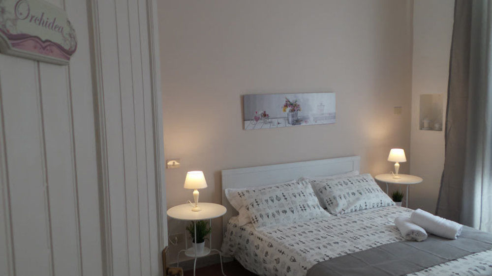 Bb Essenze Bed and Breakfast Palermo Exteriör bild